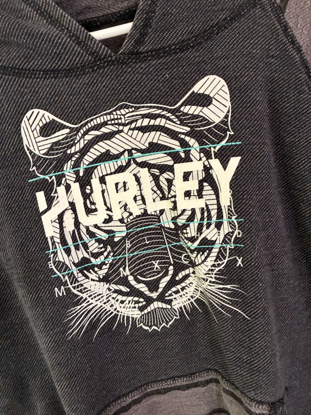 Hurley Gray Striped Hoodie with Tiger Graphic - Picture 2 of 3
